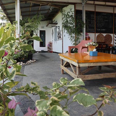 The View Padang, Amazing View, 8 Mins Mentawai Fast Ferry, Cold Beer,Close To Restaurants Padang (Sumatra) Exterior foto