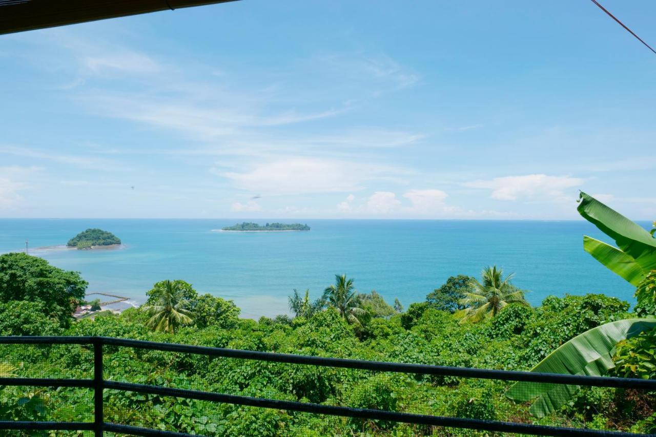 The View Padang, Amazing View, 8 Mins Mentawai Fast Ferry, Cold Beer,Close To Restaurants Padang (Sumatra) Exterior foto