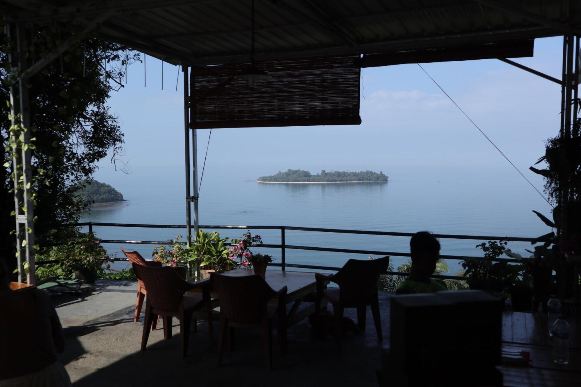 The View Padang, Amazing View, 8 Mins Mentawai Fast Ferry, Cold Beer,Close To Restaurants Padang (Sumatra) Exterior foto