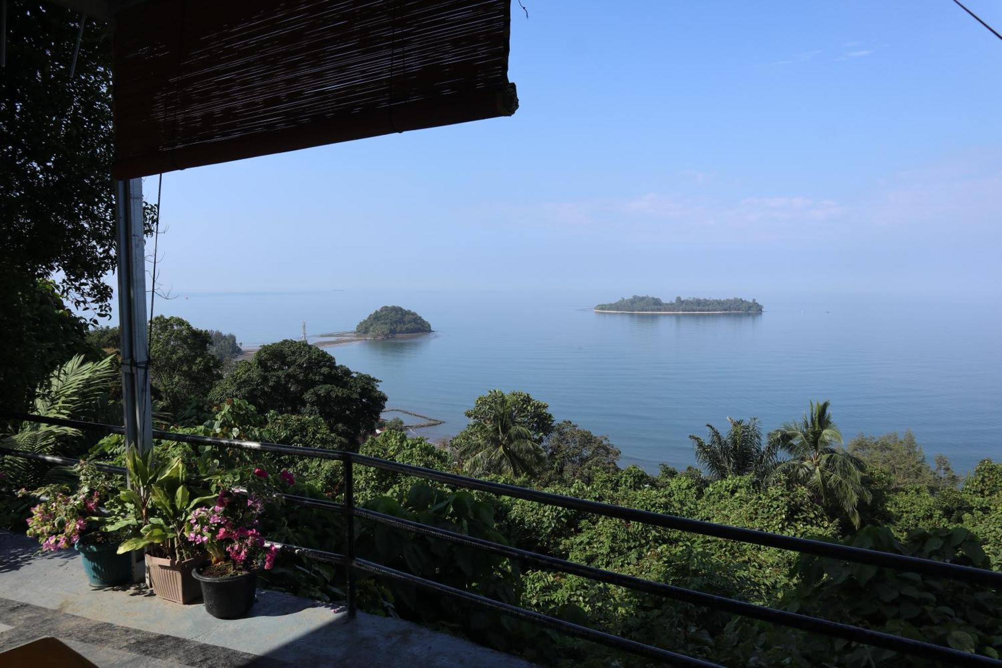 The View Padang, Amazing View, 8 Mins Mentawai Fast Ferry, Cold Beer,Close To Restaurants Padang (Sumatra) Exterior foto