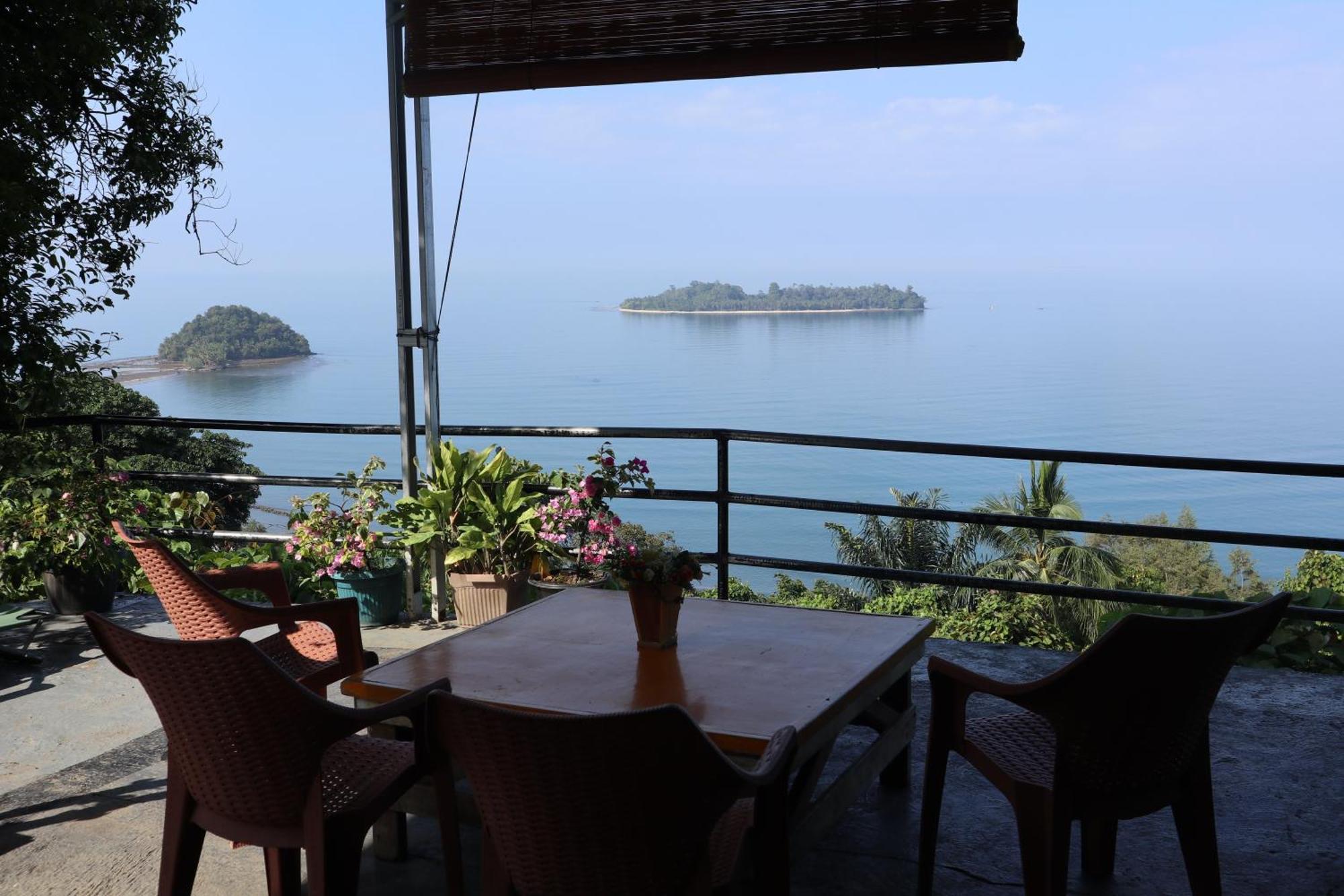 The View Padang, Amazing View, 8 Mins Mentawai Fast Ferry, Cold Beer,Close To Restaurants Padang (Sumatra) Exterior foto