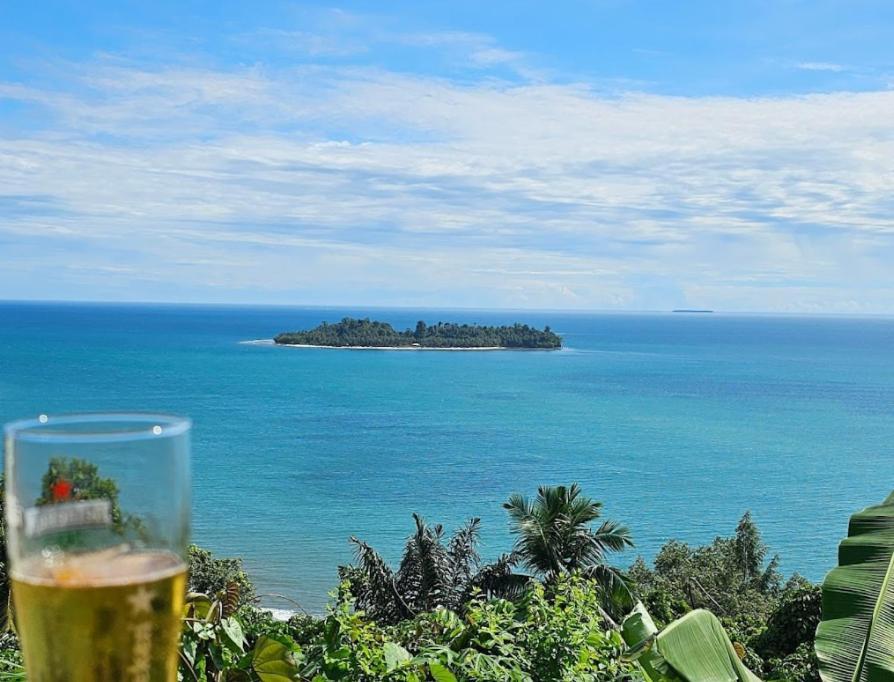 The View Padang, Amazing View, 8 Mins Mentawai Fast Ferry, Cold Beer,Close To Restaurants Padang (Sumatra) Exterior foto